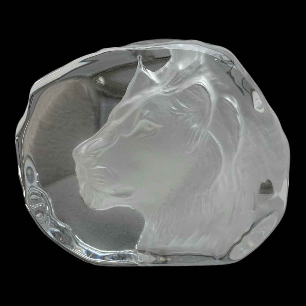 Vintage Crystal Etched Glass Lion Head Heavy Paper Weight